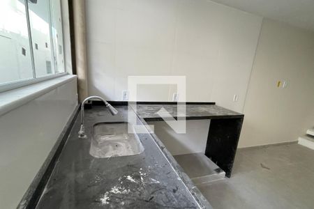 Sala de casa para alugar com 2 quartos, 60m² em Parque Pauliceia, Duque de Caxias