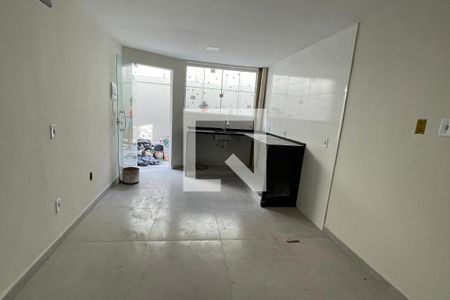 Sala de casa para alugar com 2 quartos, 60m² em Parque Pauliceia, Duque de Caxias