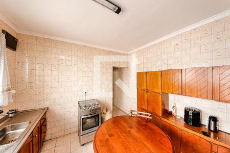 Casa à venda com 9 quartos, 300m² em Vila Bancaria, São Paulo