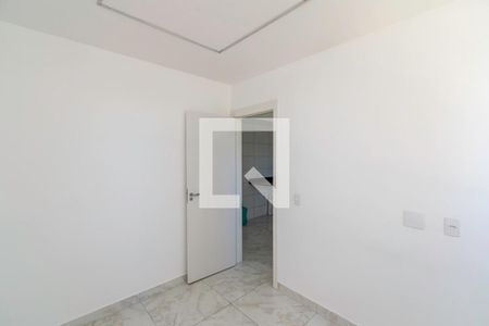 Quarto 1 de apartamento para alugar com 2 quartos, 45m² em Bonsucesso, Rio de Janeiro