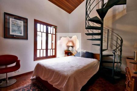 Casa à venda com 4 quartos, 450m² em Alphaville Residencial Um, Barueri