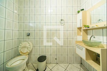 Banheiro  de casa à venda com 4 quartos, 250m² em Vila Humaita, Santo André