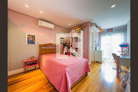 Casa à venda com 4 quartos, 450m² em Centro Comercial Jubran, Barueri