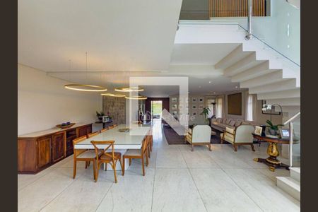 Casa à venda com 4 quartos, 450m² em Centro Comercial Jubran, Barueri