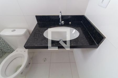 Banheiro de apartamento para alugar com 1 quarto, 28m² em Vila Jacuí, São Paulo