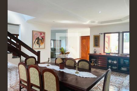 Casa à venda com 4 quartos, 325m² em Interlagos, São Paulo