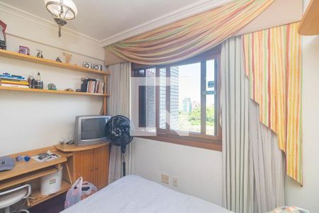 Quarto 1 de apartamento para alugar com 2 quartos, 169m² em São João, Porto Alegre