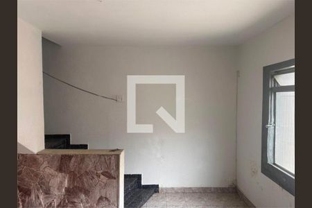 Casa à venda com 2 quartos, 300m² em Vila Zat, São Paulo