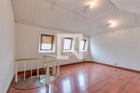 Casa à venda com 4 quartos, 400m² em Jardim Luzitania, São Paulo