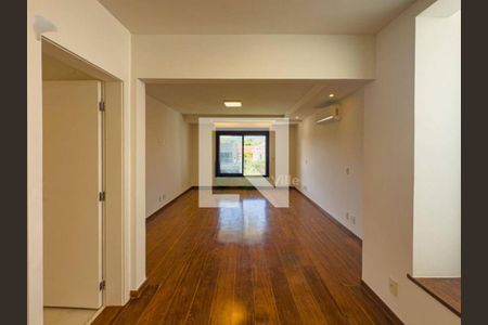 Casa à venda com 4 quartos, 700m² em Alphaville Residencial Zero, Barueri