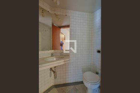 Lavabo de apartamento à venda com 4 quartos, 130m² em Santo Antônio, Belo Horizonte