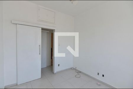 Quarto 1 de apartamento para alugar com 2 quartos, 60m² em Grajaú, Rio de Janeiro