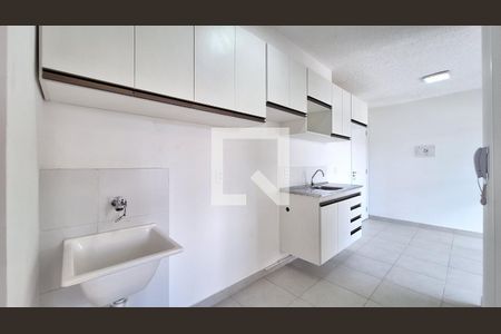 Sala/Cozinha/Área de serviço de apartamento para alugar com 2 quartos, 37m² em Parque Industrial Tomas Edson, São Paulo