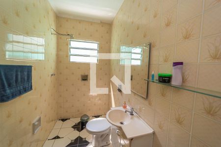 Banheiro de casa à venda com 2 quartos, 150m² em Vila Paranagua, São Paulo