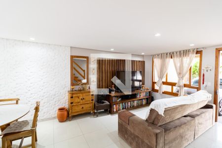 Sala de casa à venda com 3 quartos, 108m² em Espírito Santo, Porto Alegre