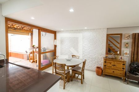 Sala de casa à venda com 3 quartos, 108m² em Espírito Santo, Porto Alegre