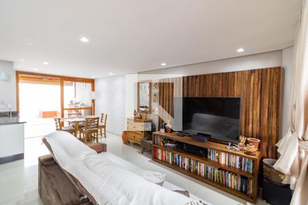 Sala de casa à venda com 3 quartos, 108m² em Espírito Santo, Porto Alegre