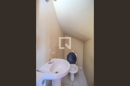 Banheiro de casa à venda com 3 quartos, 158m² em Campo Novo, Porto Alegre