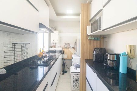 Cozinha  de apartamento para alugar com 3 quartos, 69m² em Humaitá, Porto Alegre