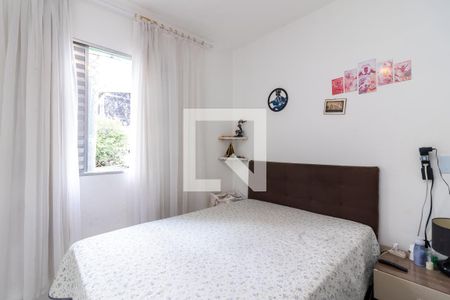 Suíte de casa à venda com 3 quartos, 100m² em Vila Hebe, São Paulo