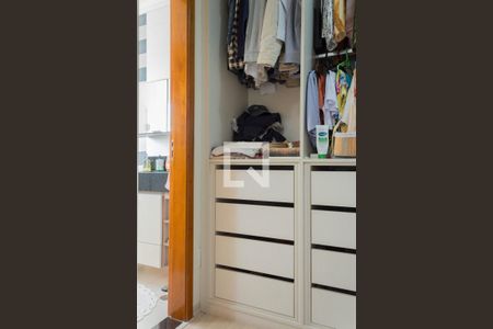 Closet da Suíte 1 de casa à venda com 3 quartos, 210m² em Santa Terezinha, São Bernardo do Campo