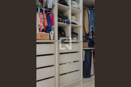 Closet da Suíte 1 de casa à venda com 3 quartos, 210m² em Santa Terezinha, São Bernardo do Campo