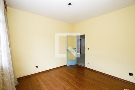 Sala de casa à venda com 4 quartos, 180m² em Estrela do Oriente, Belo Horizonte