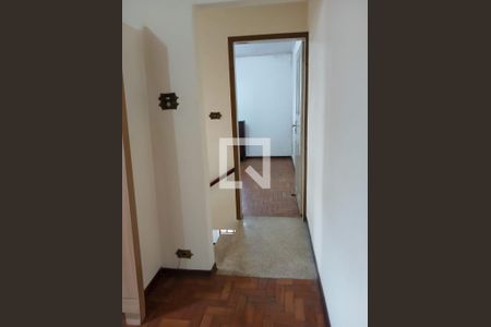 Corredor de casa à venda com 3 quartos, 120m² em Vila Lucia, São Paulo