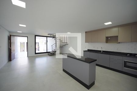 Sala -  cozinha de casa para alugar com 3 quartos, 175m² em Lagoa da Conceição, Florianópolis