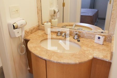 Banheiro de apartamento para alugar com 1 quarto, 38m² em Indianópolis, São Paulo