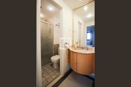 Banheiro de apartamento para alugar com 1 quarto, 38m² em Indianópolis, São Paulo