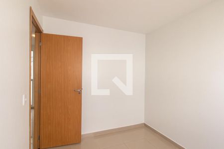 Quarto 1 de apartamento para alugar com 2 quartos, 40m² em Pinheirinho, Curitiba
