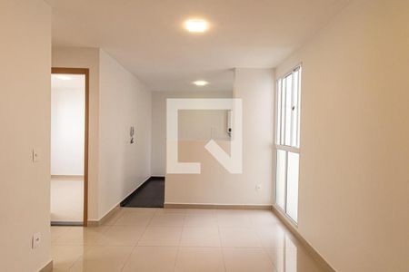 Sala de apartamento para alugar com 2 quartos, 40m² em Pinheirinho, Curitiba