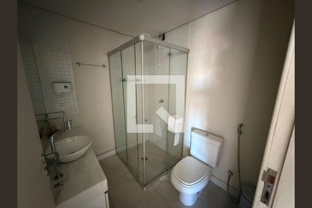 Banheiro de apartamento à venda com 1 quarto, 48m² em Santo Agostinho, Belo Horizonte