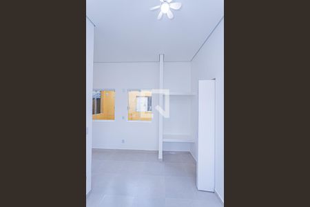 Cozinha e quarto de casa para alugar com 1 quarto, 22m² em Jardim Peri, São Paulo