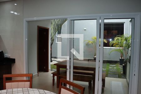 Casa de Condomínio para alugar com 2 quartos, 149m² em Jardim Atalaia, Cotia