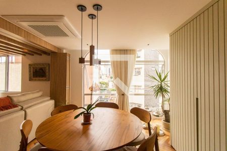 Sala 1 de apartamento para alugar com 1 quarto, 77m² em Água Verde, Curitiba