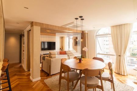 Sala 1 de apartamento para alugar com 1 quarto, 77m² em Água Verde, Curitiba