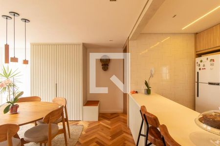 Sala 1 de apartamento para alugar com 1 quarto, 77m² em Água Verde, Curitiba