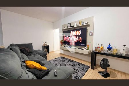 Sala de Estar de casa para alugar com 2 quartos, 100m² em Parque Recanto Monica, Itaquaquecetuba