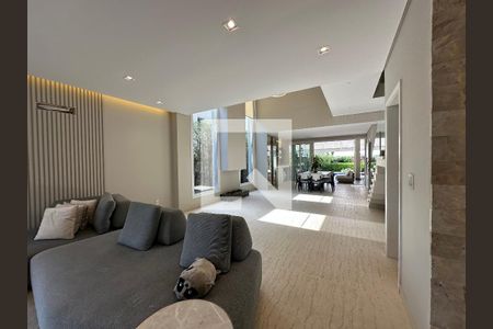 Sala de casa de condomínio para alugar com 4 quartos, 472m² em Cidade Tamboré, Santana de Parnaíba