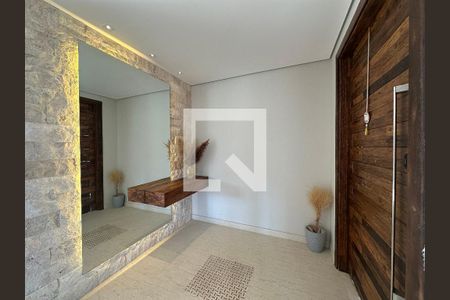 Hall de entrada de casa de condomínio para alugar com 4 quartos, 472m² em Cidade Tamboré, Santana de Parnaíba