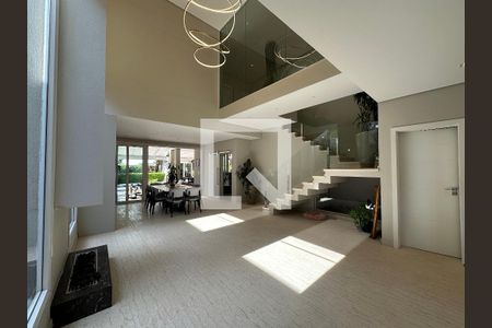 Sala de casa de condomínio para alugar com 4 quartos, 472m² em Cidade Tamboré, Santana de Parnaíba