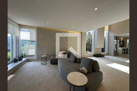 Sala de casa de condomínio para alugar com 4 quartos, 472m² em Cidade Tamboré, Santana de Parnaíba