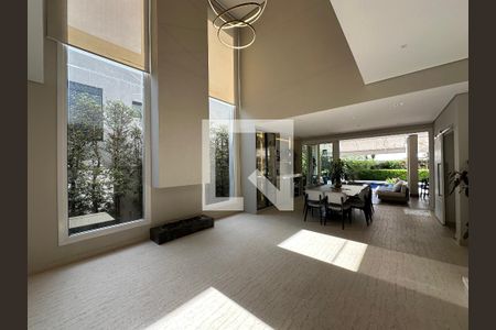 Sala de casa de condomínio para alugar com 4 quartos, 472m² em Cidade Tamboré, Santana de Parnaíba