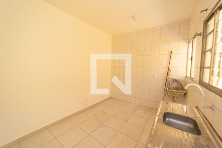 Sala/Cozinha de casa para alugar com 1 quarto, 30m² em Jardim Verônia, São Paulo