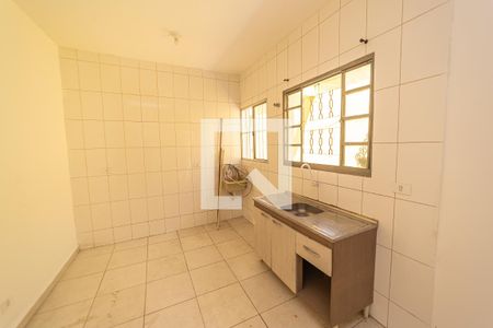 Sala/Cozinha de casa para alugar com 1 quarto, 30m² em Jardim Verônia, São Paulo