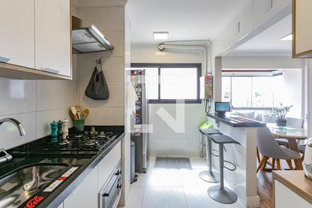Cozinha de apartamento à venda com 2 quartos, 117m² em Vila Santo Estefano, São Paulo