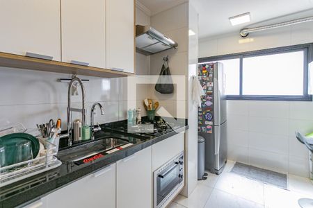 Cozinha de apartamento à venda com 2 quartos, 117m² em Vila Santo Estefano, São Paulo