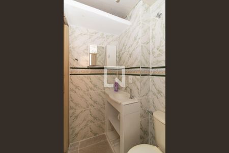 Banheiro de apartamento para alugar com 1 quarto, 45m² em Vila Valqueire, Rio de Janeiro